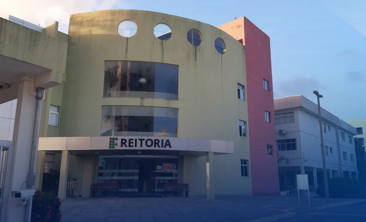 IFRN abre concurso com 52 vagas para professor; salários chegam a R$ 13 mil