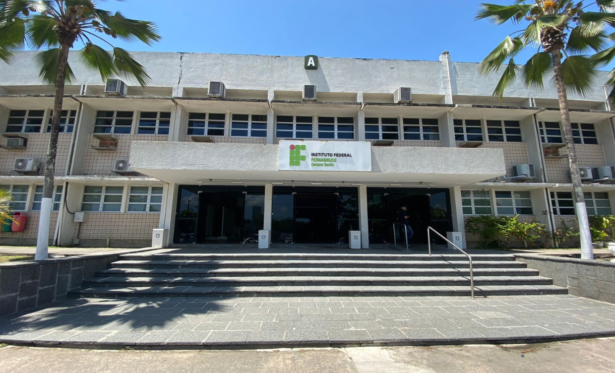 Concurso IFPE: Edital oferece 77 vagas para técnicos-administrativos com salários de até R$ 8,6 mil