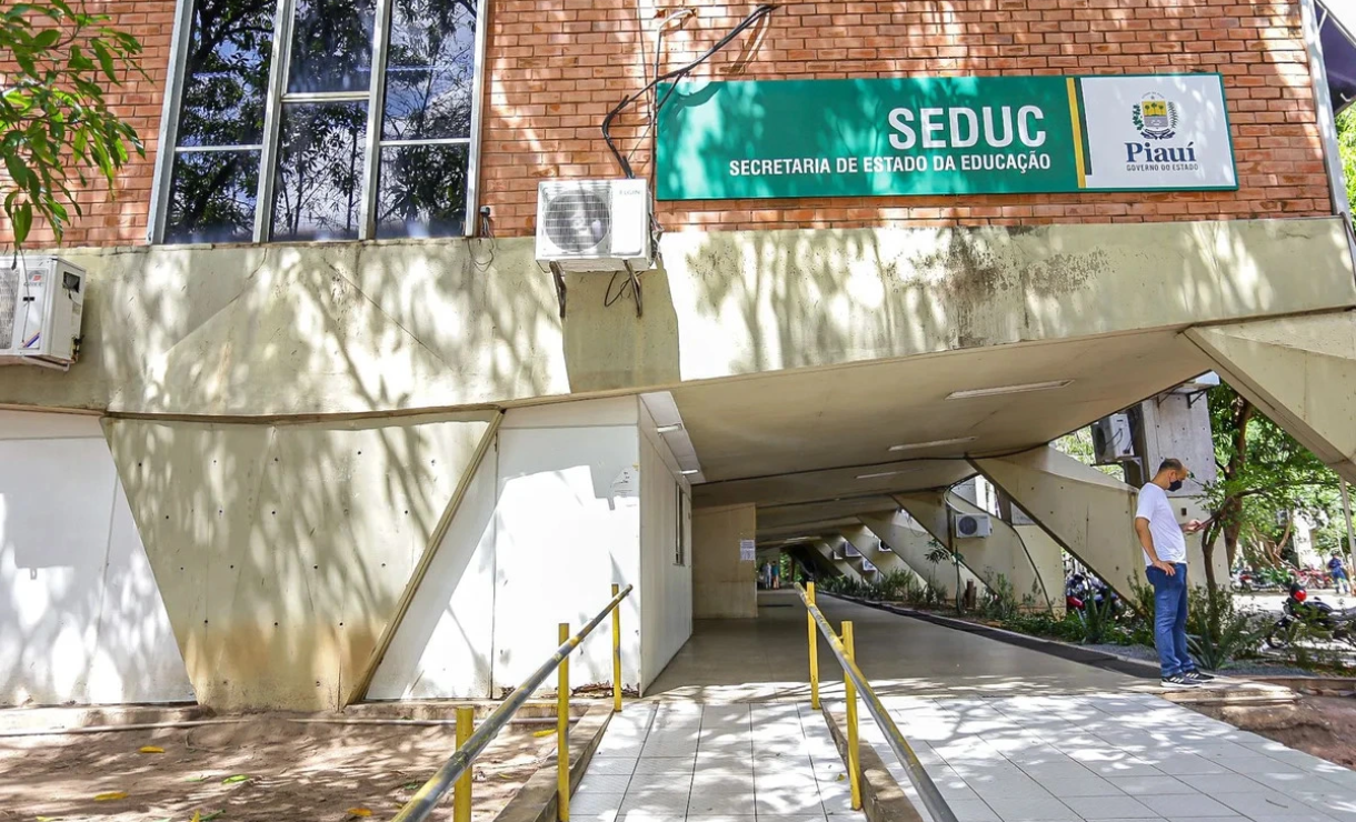 Governo do Piauí autoriza processo seletivo para 82 vagas na Educação