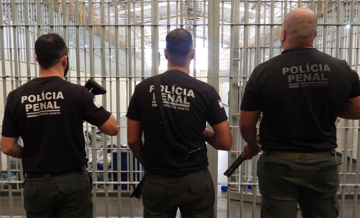 Concurso Polícia Penal ES: Edital com 600 vagas e salário de R$ 6,4 mil é publicado