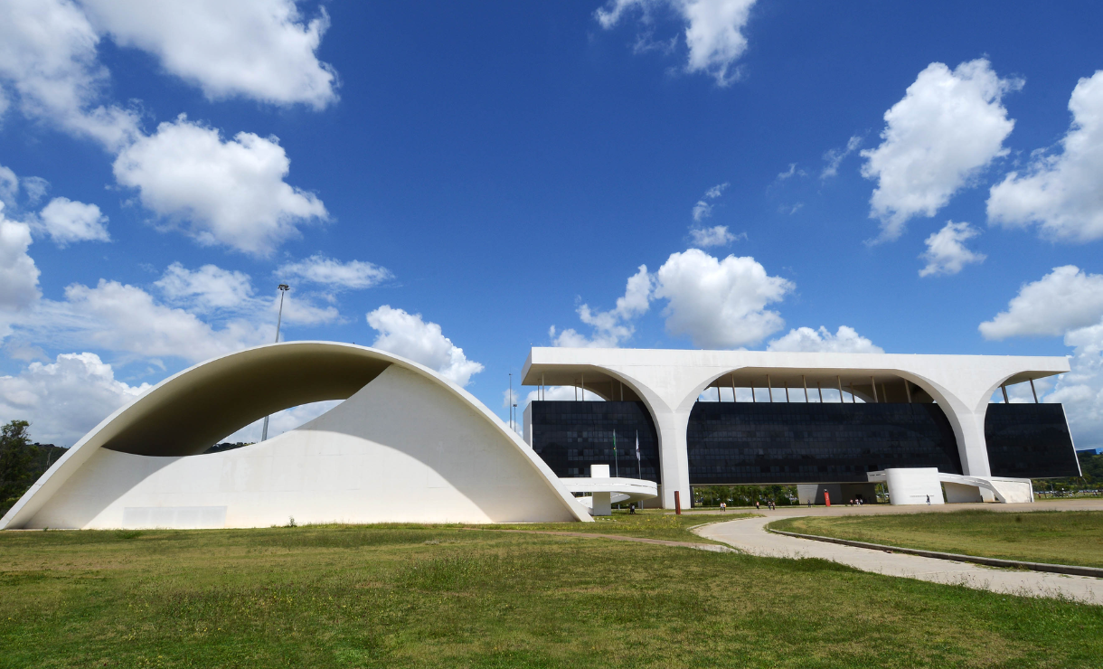 Concurso SEE MG supera 200 mil inscritos; PEB lidera inscrições