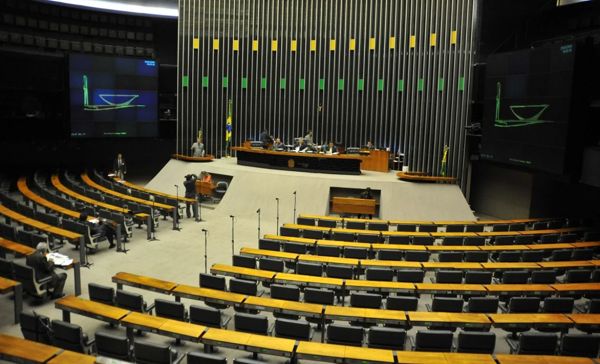 Novo concurso da Câmara dos Deputados é autorizado com salário de até R$ 29 mil