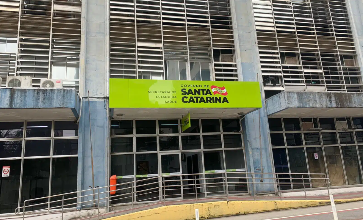 Concurso SES SC: Edital é publicado com 511 vagas e salários de até R$9,4 mil