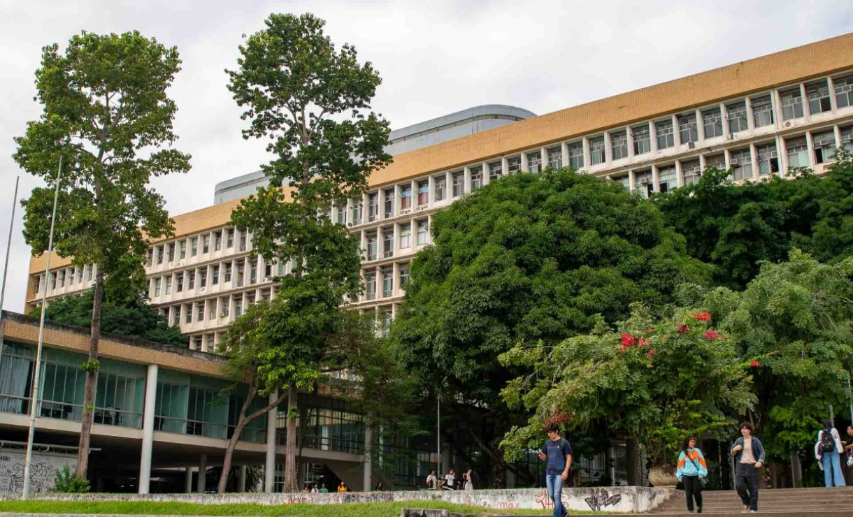 UFRJ abre concurso com maior número de vagas para cotistas e salários de até R$ 13 mil
