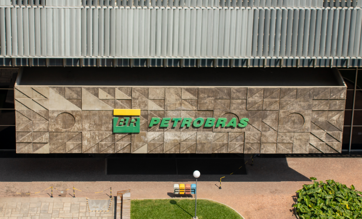 Petrobras anuncia novo PDV e movimenta expectativa por novo concurso público