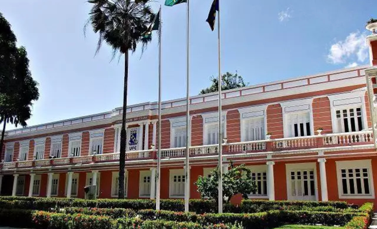UFC abre concurso público com 77 vagas para cargos técnico-administrativos